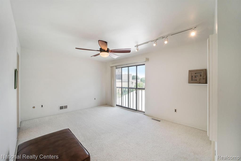 735 Oak Brook Ridge Drive Rochester Hills, MI 48307 - Photo 15 of 30