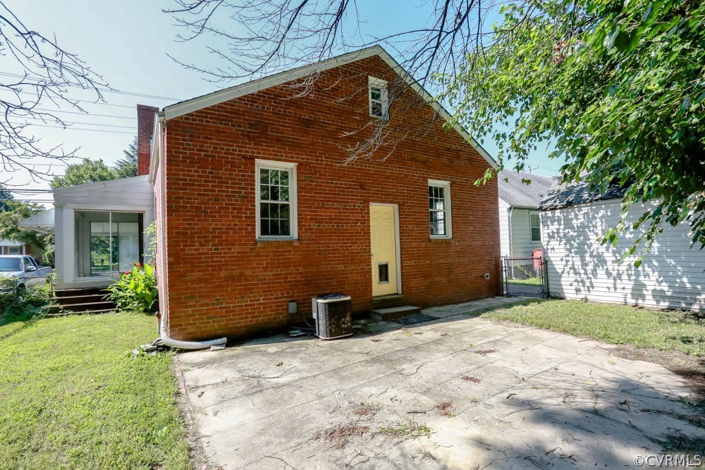 1806 Hilliard Road Henrico, VA 23228 - Photo 21 of 28 a view of a house with a yard