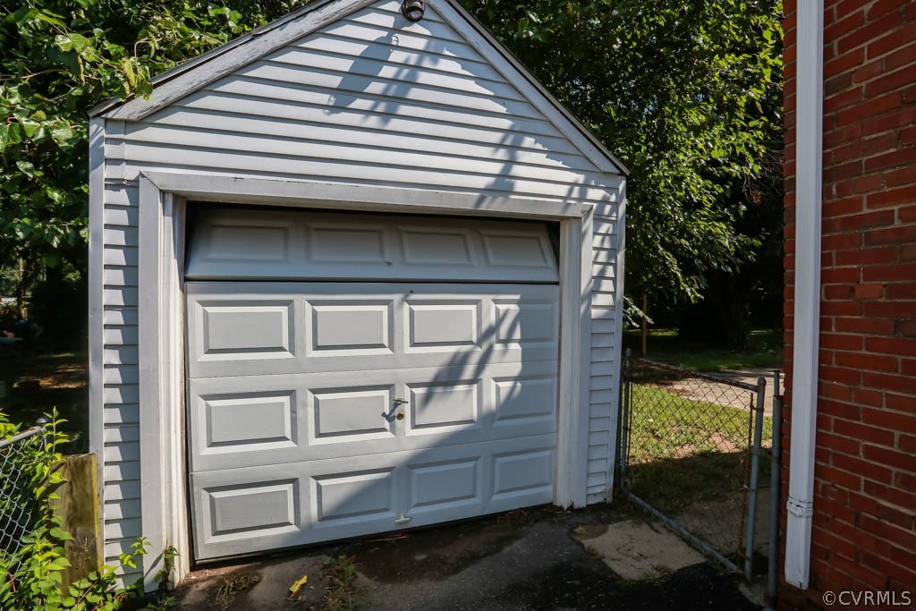 1806 Hilliard Road Henrico, VA 23228 - Photo 25 of 28 a front view of a house with a yard