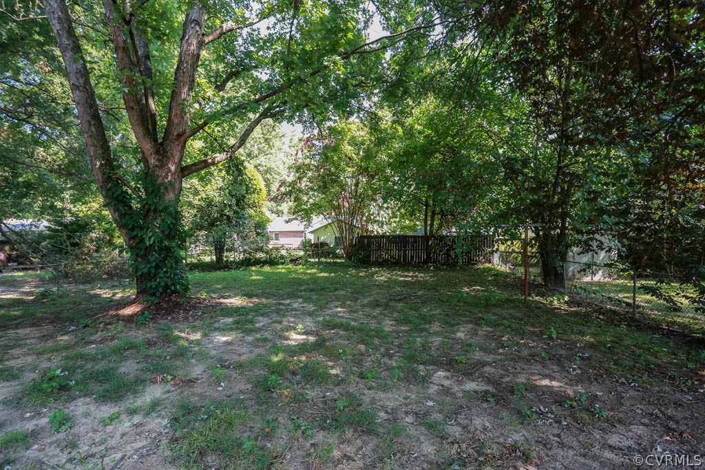 1806 Hilliard Road Henrico, VA 23228 - Photo 27 of 28 a view of a backyard with large trees
