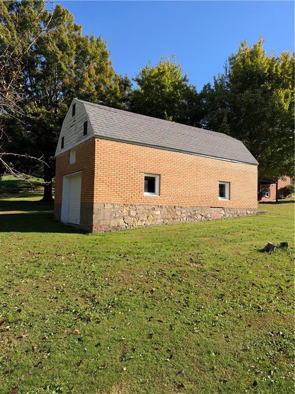 933 Youngstown Ridge Road Latrobe, PA 15650 - Photo 3 of 10 Gallery Image 3