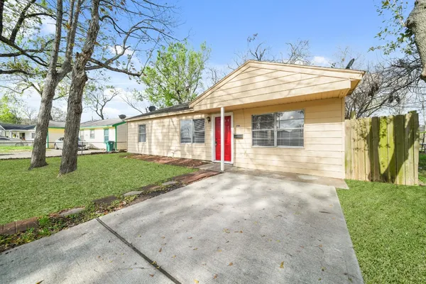 $1,595 | 2509 Lancaster Lane, Pasadena, TX 77506