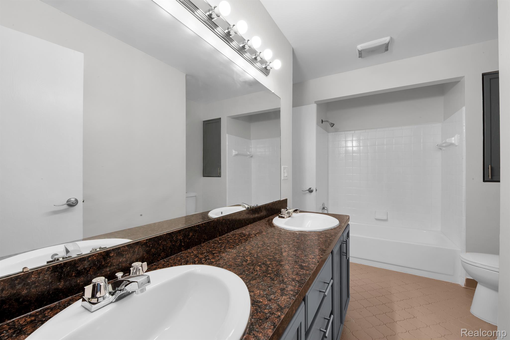 1630 River View Drive Rochester, MI 48309 - Photo 17 of 23 Gallery Image 17