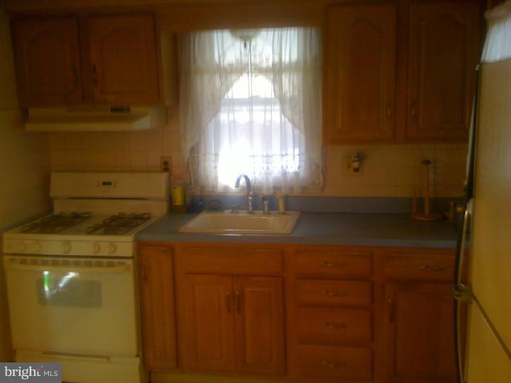 712 Darby Road Ridley Park, PA 19078 - Photo 3 of 16 Kitchen