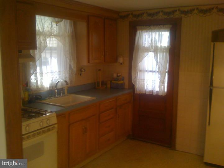 712 Darby Road Ridley Park, PA 19078 - Photo 4 of 16 Kitchen