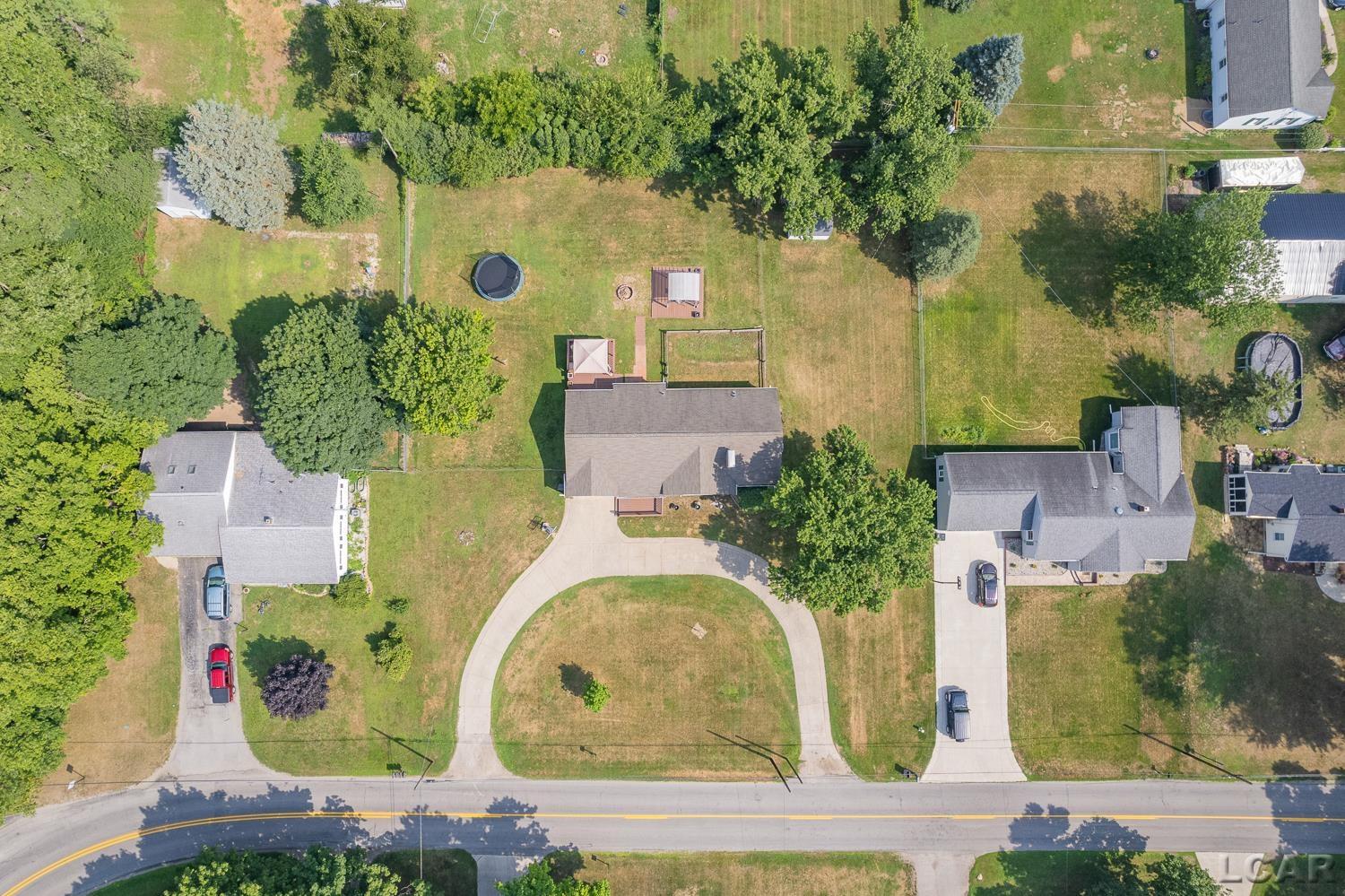 2534 Airport Road Adrian, MI 49221 - Photo 3 of 49 50183345-41cad325-44ad-4c70-ac85-24aa33abeec2.JPG