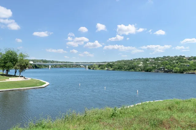 $1,500,000 | 500 Lakeshore Drive, Marble Falls, TX 78654