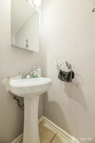 $439,000 | 109 Giera Court, Sayreville, NJ 08859