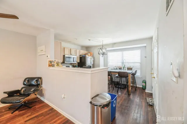 $439,000 | 109 Giera Court, Sayreville, NJ 08859