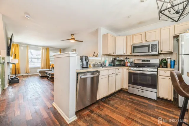 $439,000 | 109 Giera Court, Sayreville, NJ 08859