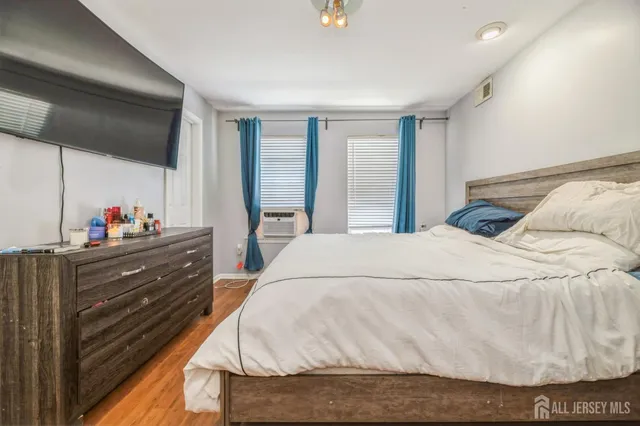 $439,000 | 109 Giera Court, Sayreville, NJ 08859