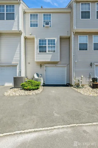 $439,000 | 109 Giera Court, Sayreville, NJ 08859