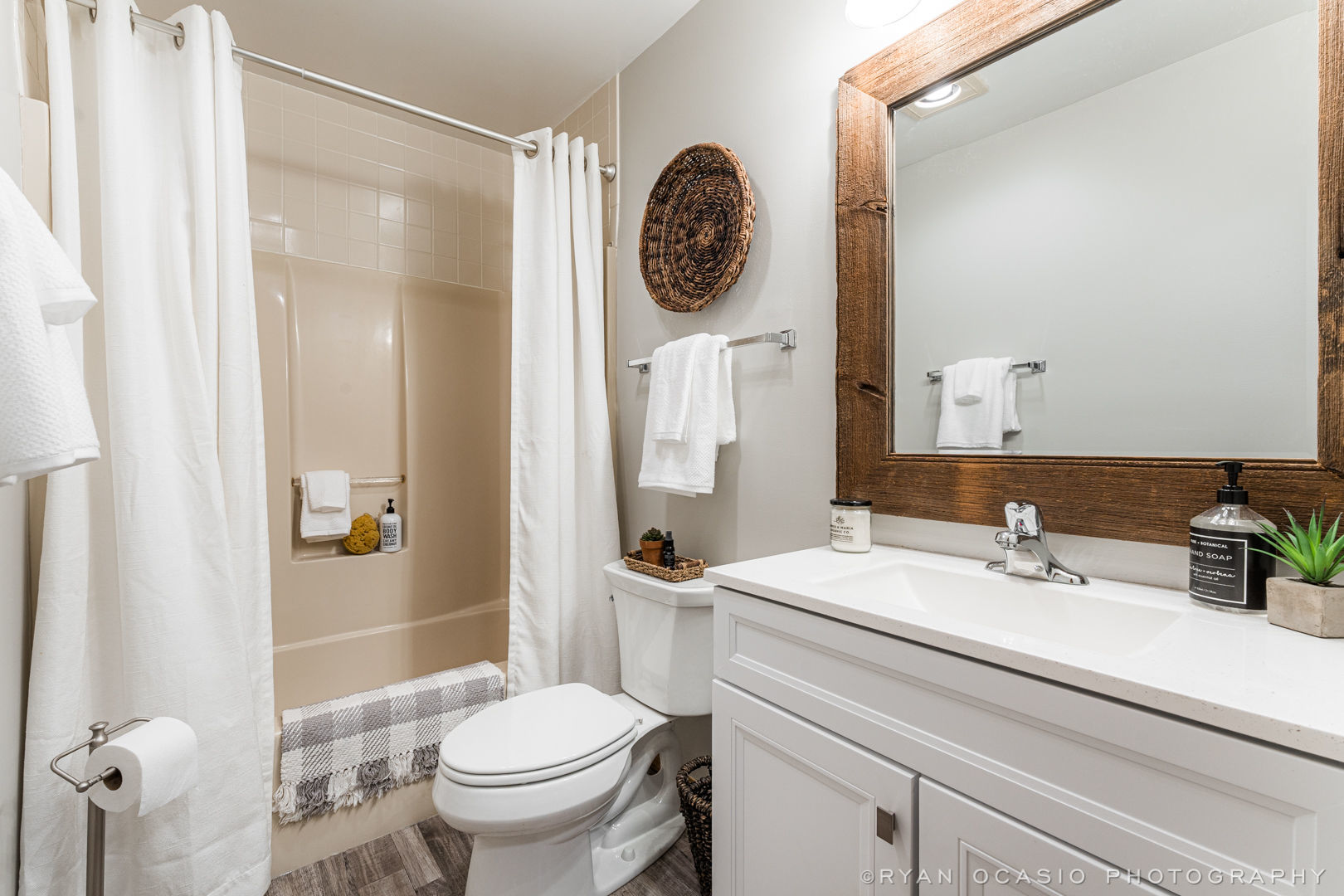 403 Maple Avenue Maple Park, IL 60151 - Photo 17 of 20 a bathroom with a toilet a sink and a mirror