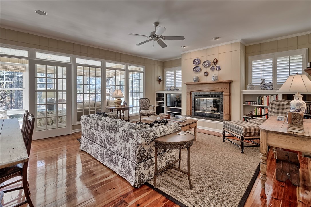 1 Lakeside Drive Salem, SC 29676 - Photo 10 of 50 Main Level Living Room