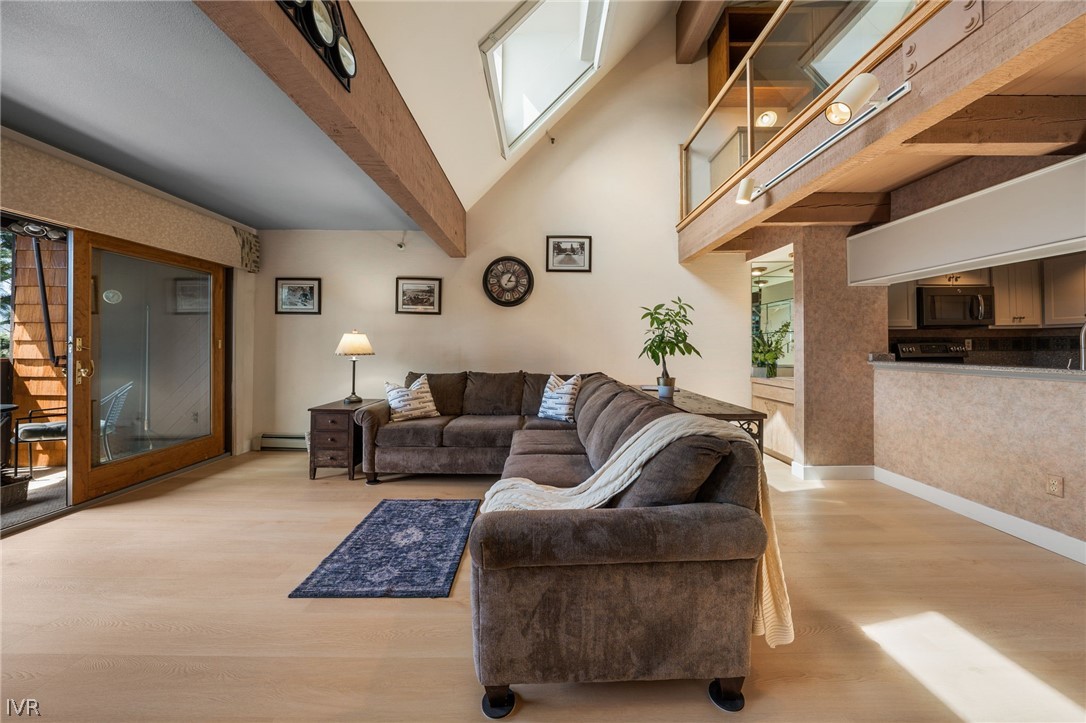 335 Ski Way, Unit 329 Incline Village, NV 89451 - Photo 7 of 39 Living Room