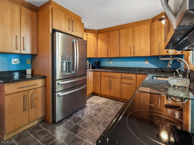 45 Sunset Road Bloomingdale, NJ 07403 - Photo 11 of 31 Gallery Image 11