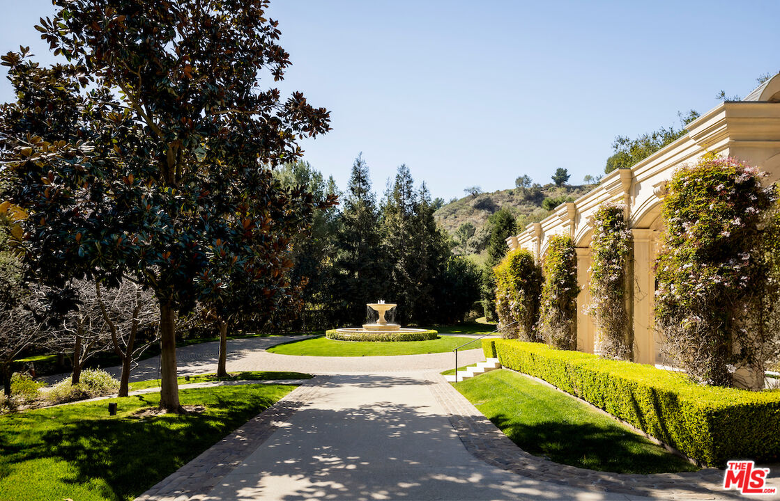 71 Beverly Park Beverly Hills, CA 90210 - Photo 6 of 75