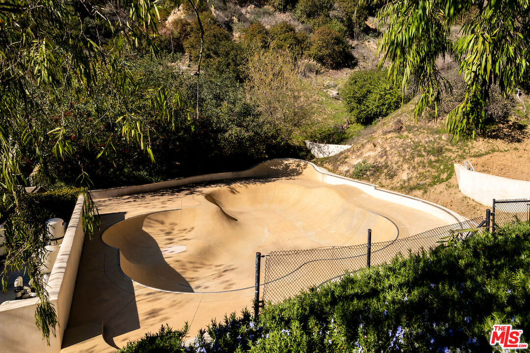 71 Beverly Park Beverly Hills, CA 90210 - Photo 68 of 75