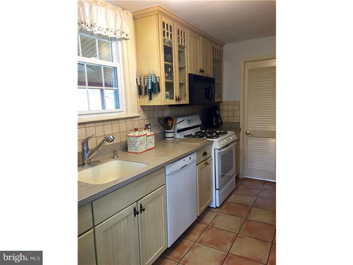 813 Valley Road Havertown, PA 19083 - Photo 6 of 13 Kitchen