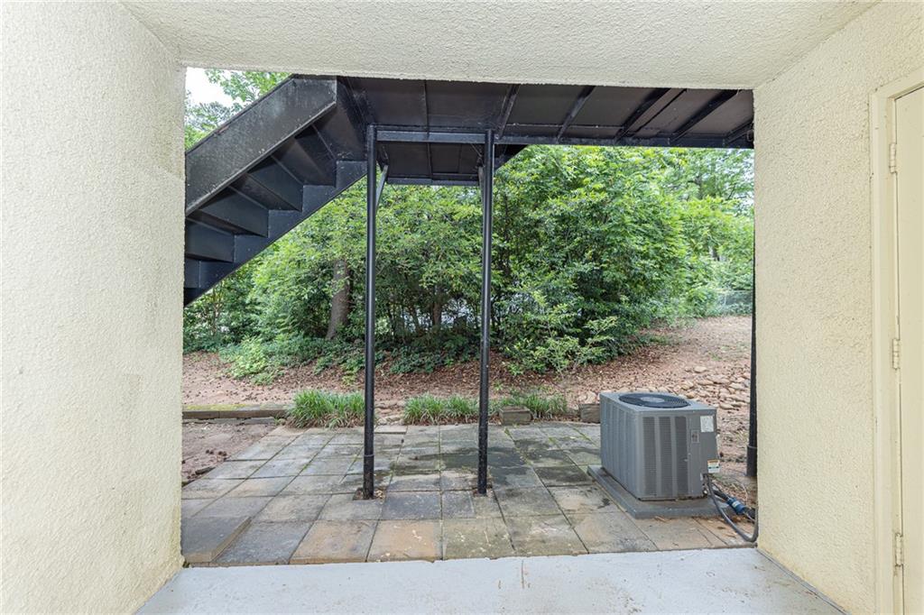 2398 Lawrenceville Highway, Unit U Decatur, GA 30033 - Photo 27 of 32 a view of backyard with plants and outdoor seating