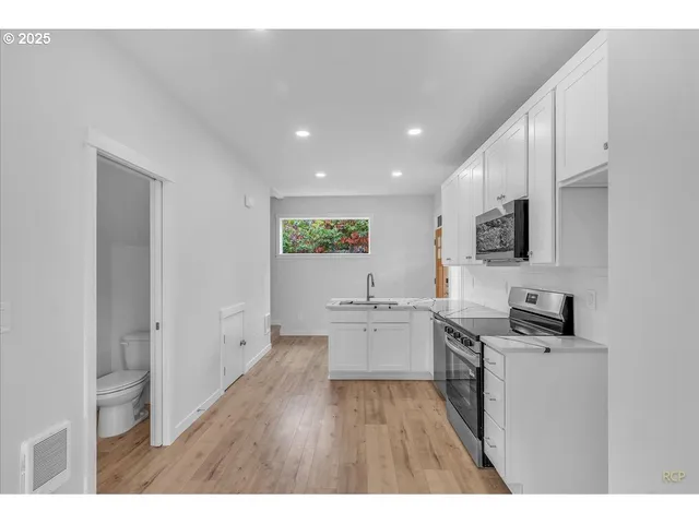 $312,900 | 9414 North Bristol Avenue, Portland, OR 97203