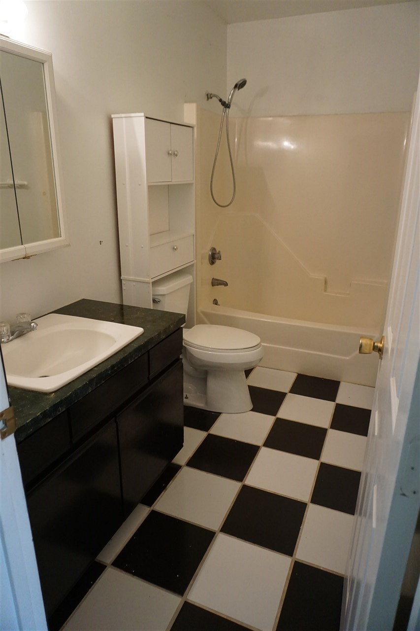 62 Freetown Road, Unit 30 Raymond, NH 03077 - Photo 11 of 15