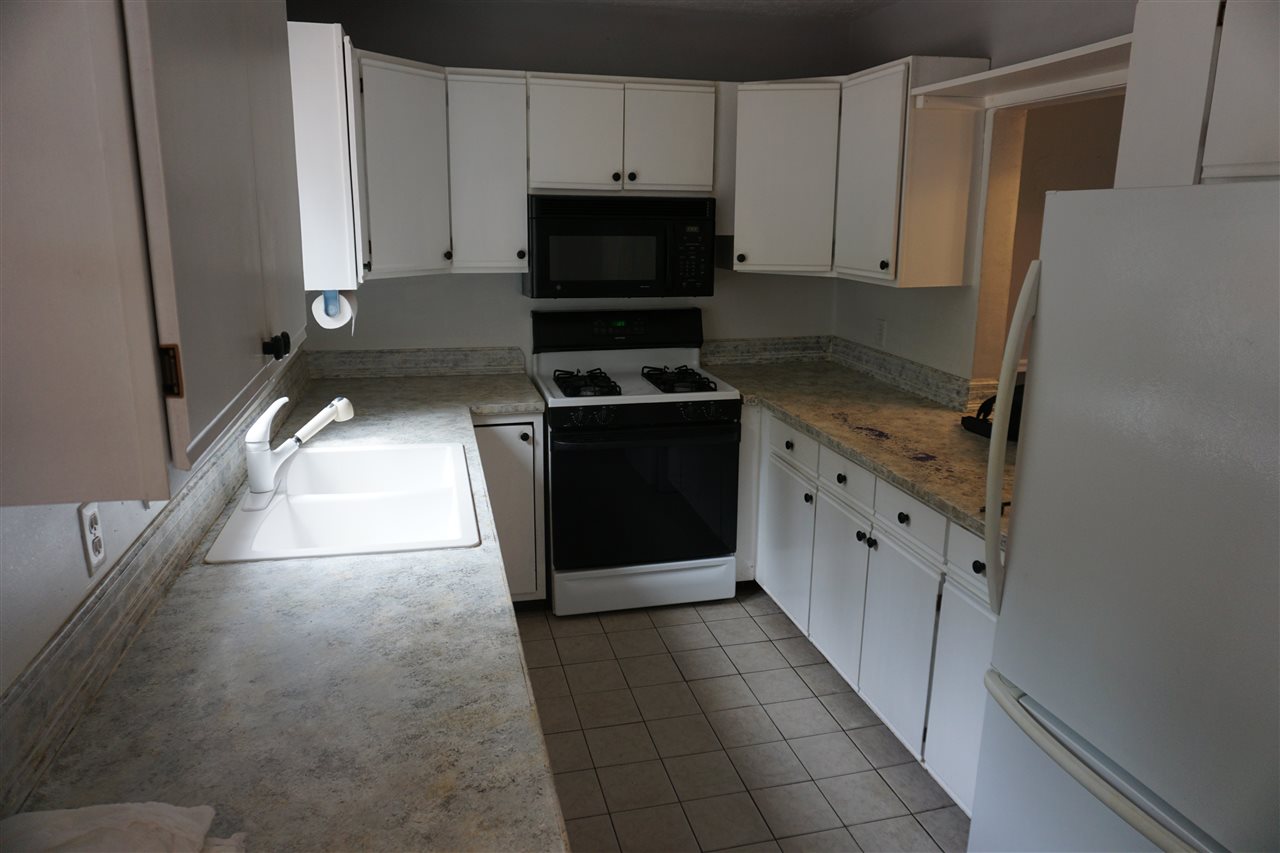 62 Freetown Road, Unit 30 Raymond, NH 03077 - Photo 4 of 15