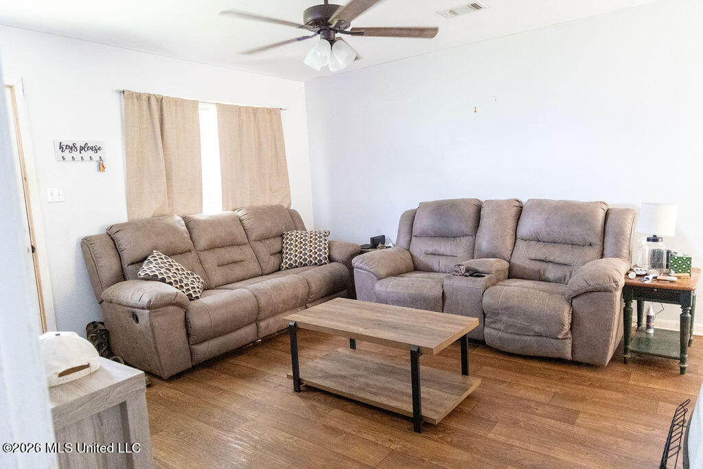 707 Cherokee Road Greenwood, MS 38930 - Photo 6 of 14 2U8A6005