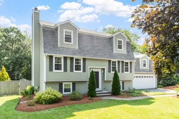 $724,900 | 5 Apple Blossom Way, Groveland, MA 01834