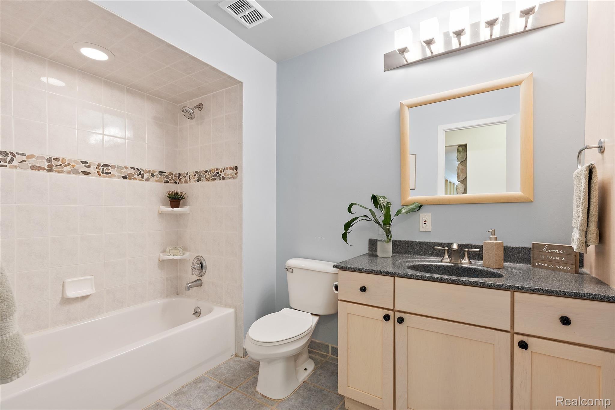 199 Ridgemont Road Oxford, MI 48370 - Photo 42 of 77 Full Bath