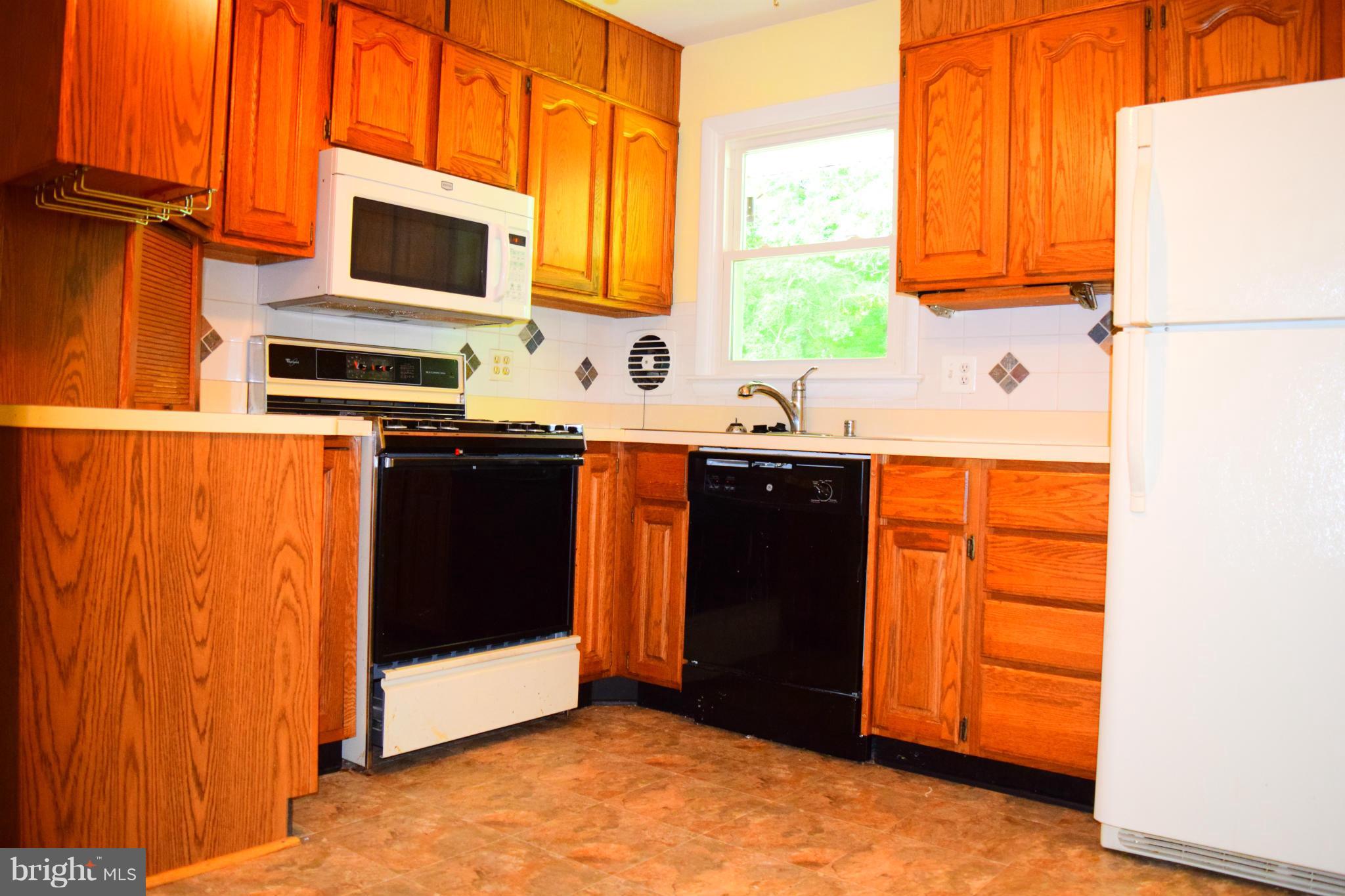 8809 Battery Road Alexandria, VA 22308 - Photo 17 of 27 Kitchen