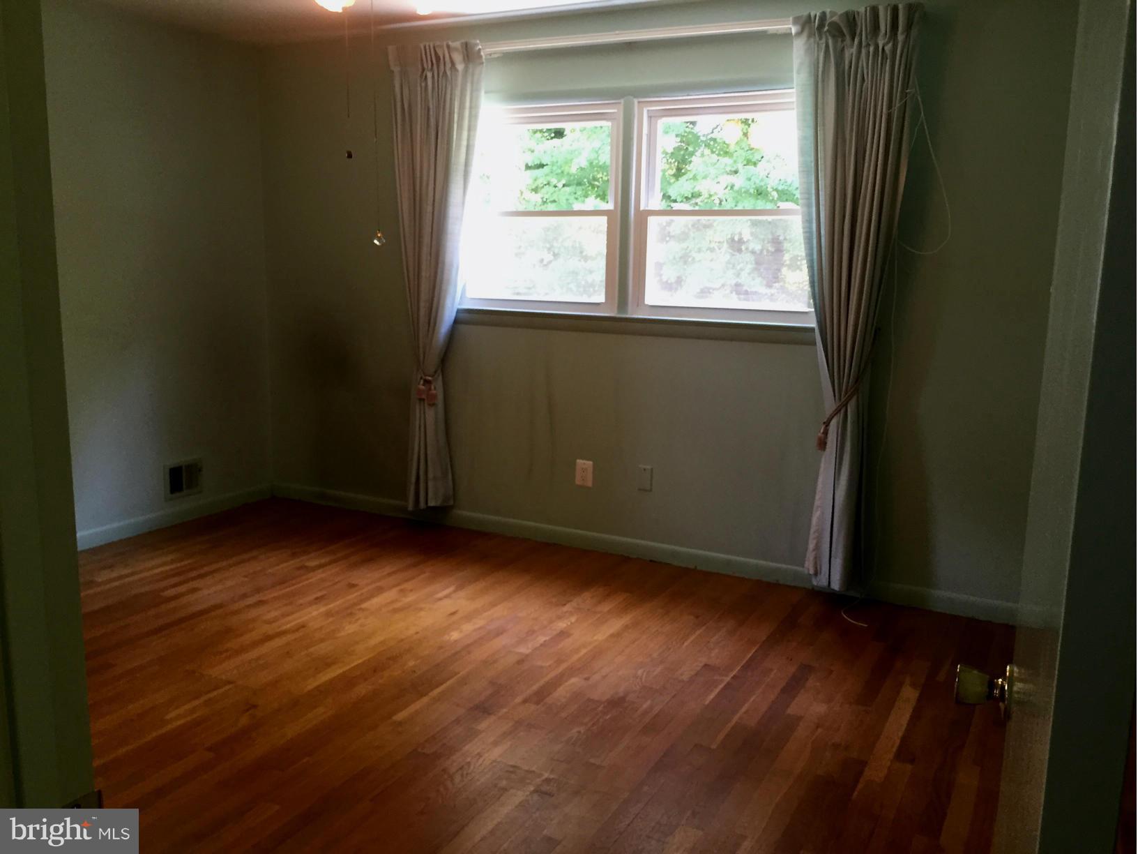 8809 Battery Road Alexandria, VA 22308 - Photo 21 of 27 Bedroom 1