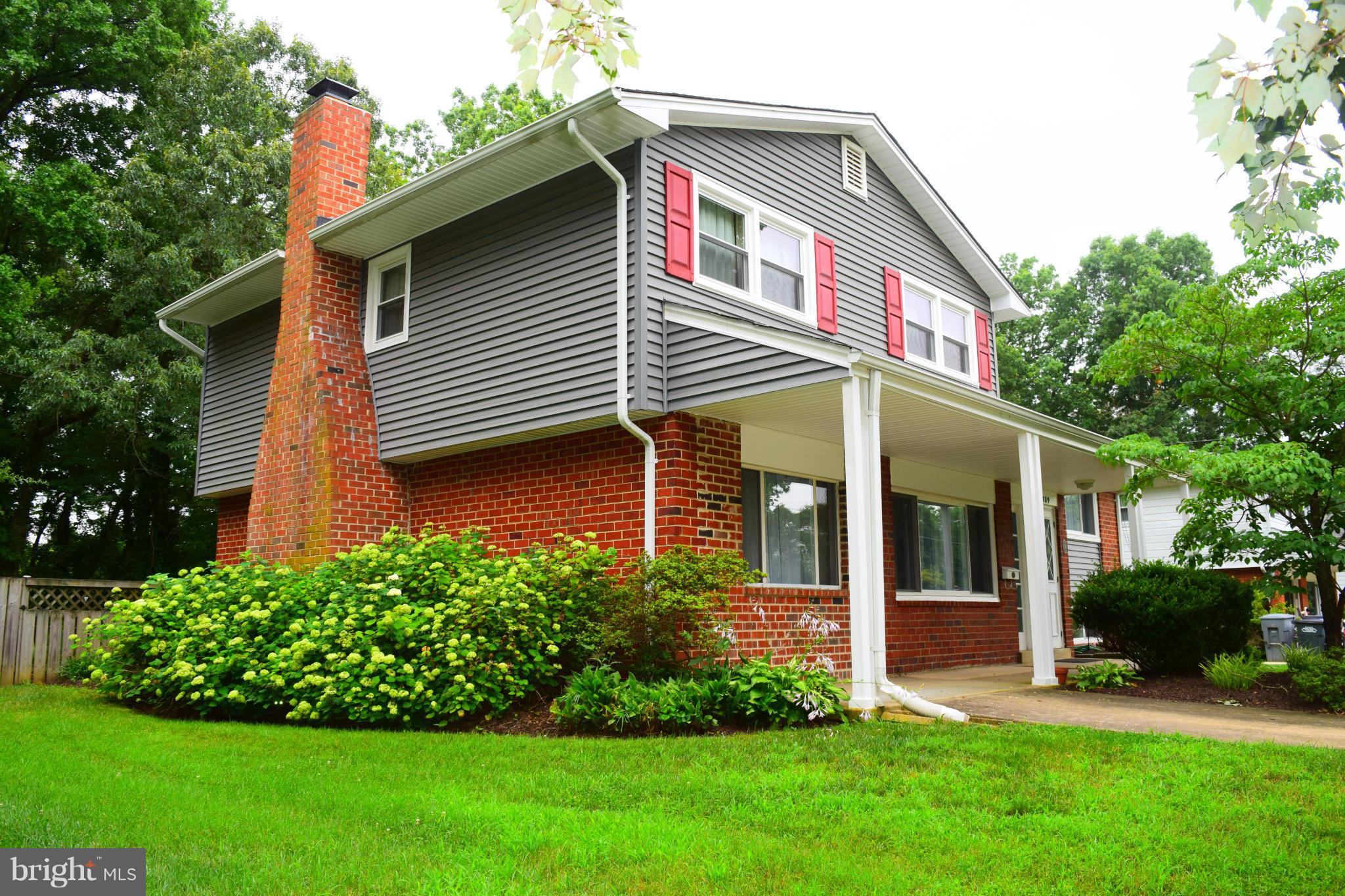 8809 Battery Road Alexandria, VA 22308 - Photo 4 of 27 Exterior (Front)