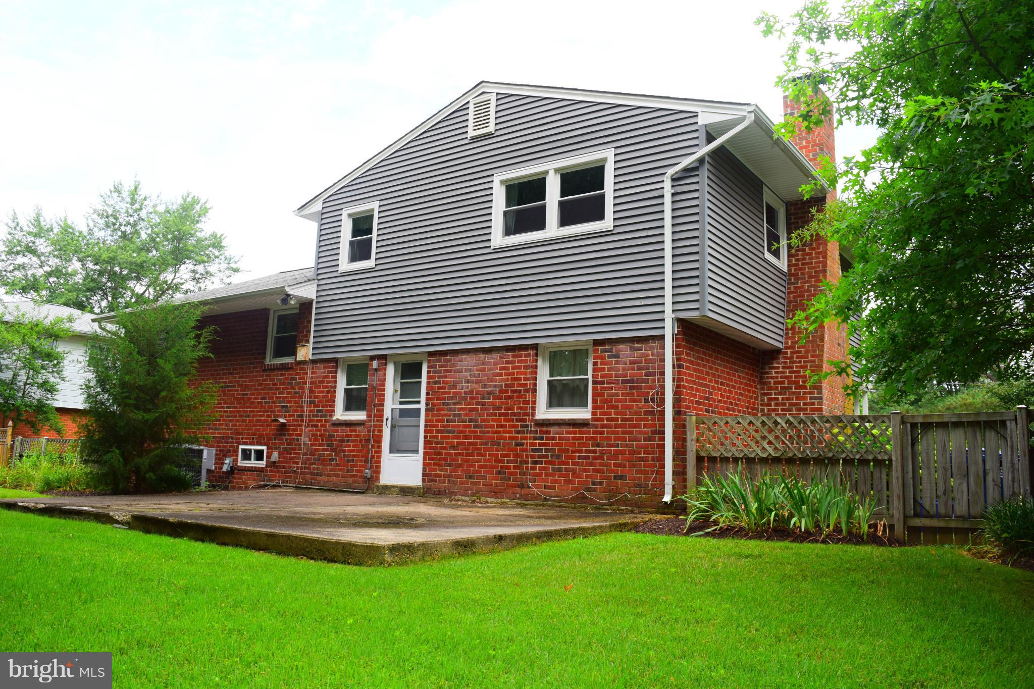 8809 Battery Road Alexandria, VA 22308 - Photo 6 of 27 Exterior (Rear)