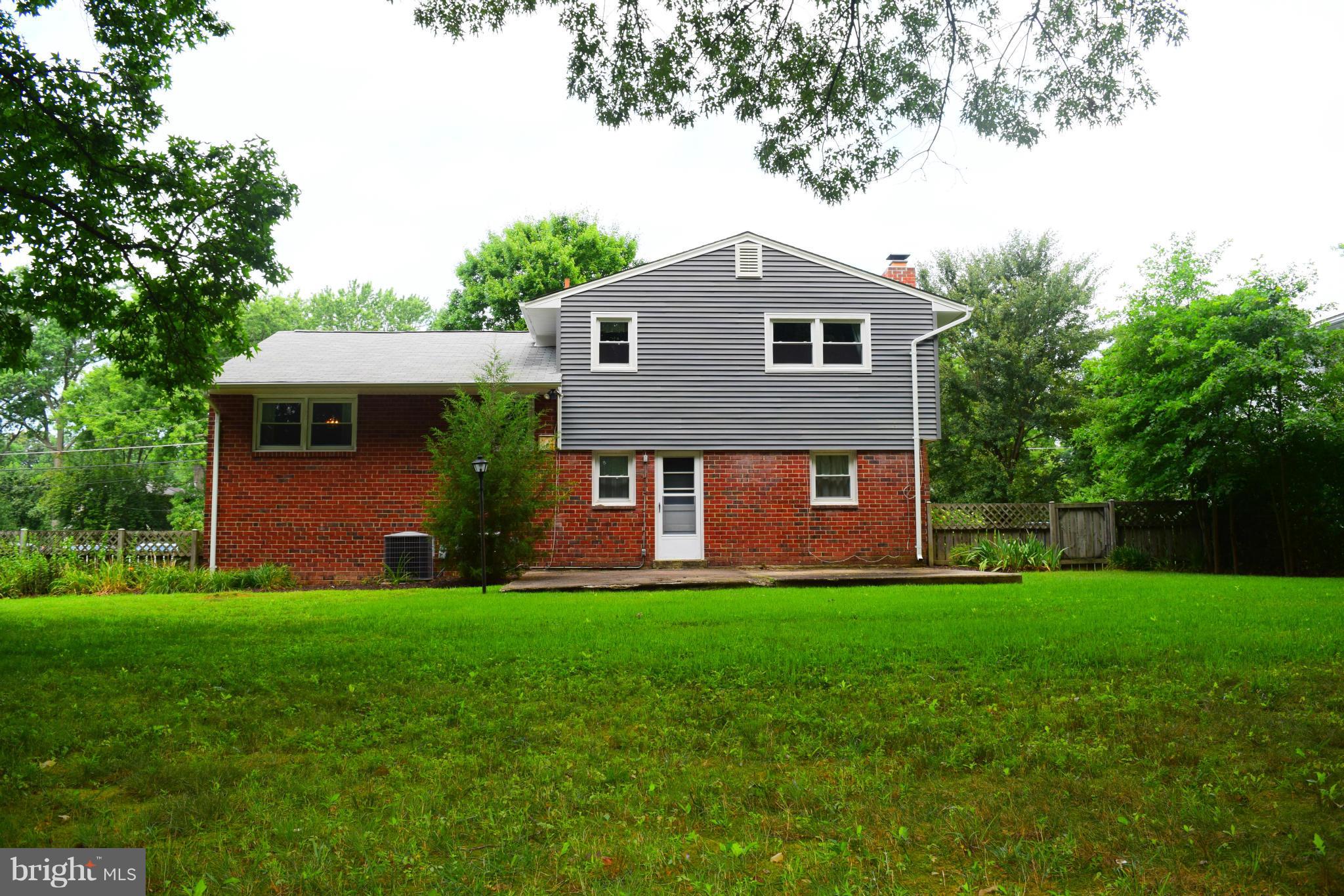 8809 Battery Road Alexandria, VA 22308 - Photo 7 of 27 Exterior (Rear)