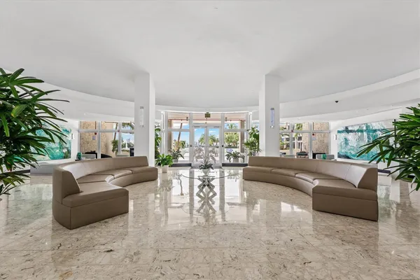 $4,300 | 1200 West Avenue, Unit 604, Miami Beach, FL 33139