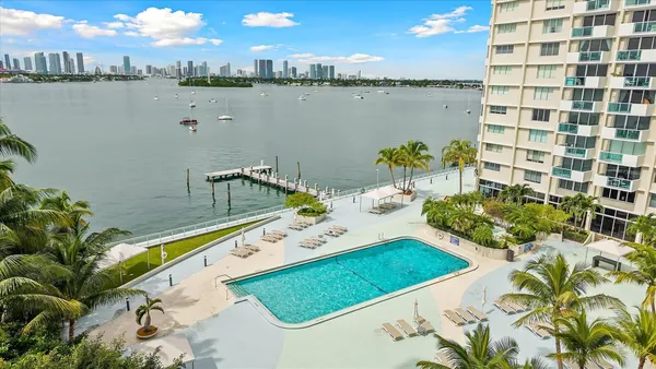 $4,300 | 1200 West Avenue, Unit 604, Miami Beach, FL 33139