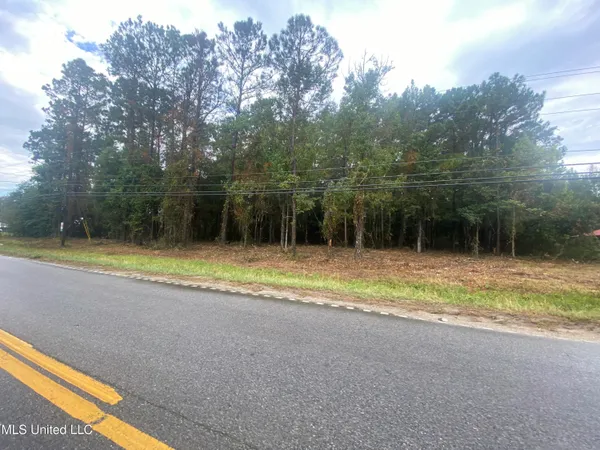$64,900 | 613 Hwy Escatawpa Ms 39552, Moss Point, MS 39562