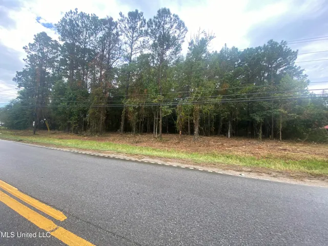 $64,900 | 613 Hwy Escatawpa Ms 39552, Moss Point, MS 39562