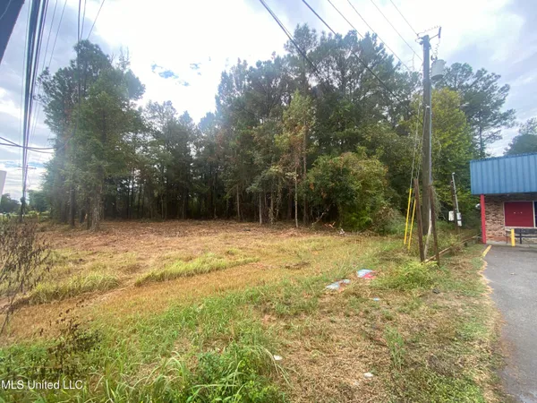 $64,900 | 613 Hwy Escatawpa Ms 39552, Moss Point, MS 39562