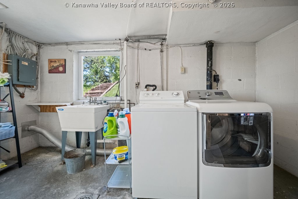 840 Lower Chester Road Charleston, WV 25302 - Photo 39 of 44 Laundry