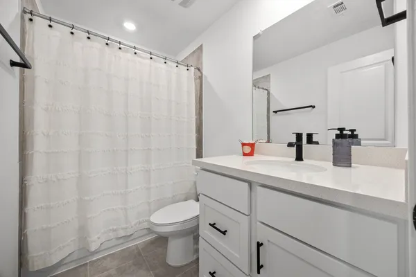 $1,995 | 126 Unakite Trail, Liberty Hill, TX 78642