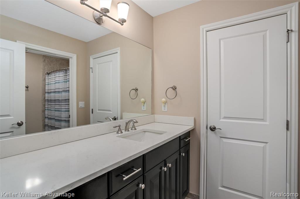 3763 Windingbrook Circle Rochester Hills, MI 48309 - Photo 20 of 32