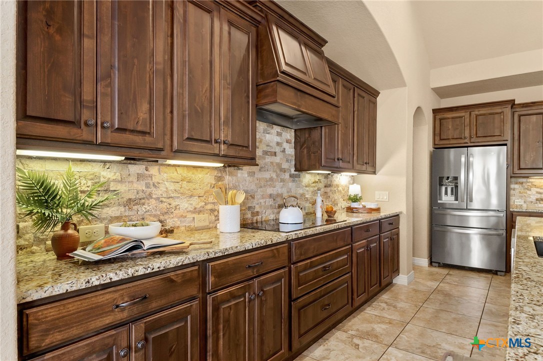 4612 Prairie Summit Seguin, TX 78155 - Photo 11 of 31 Kitchen