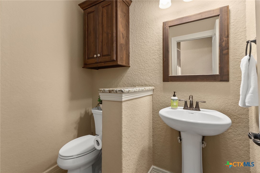 4612 Prairie Summit Seguin, TX 78155 - Photo 18 of 31 Powder Room