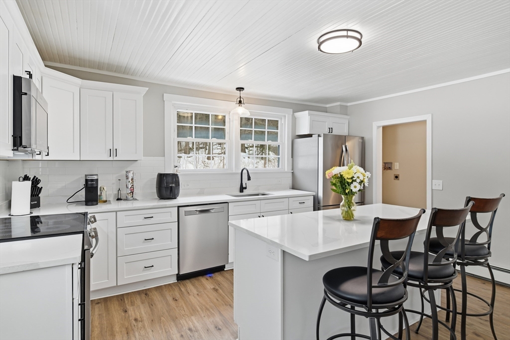 46 Smith Street Palmer, MA 01069 - Photo 12 of 25