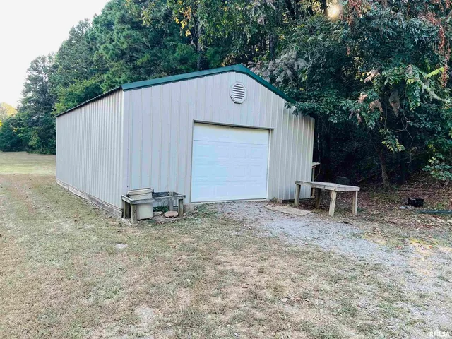 $299,000 | 25001 Old Salt Trail, Stonefort, IL 62987