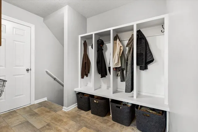 $390,900 | 17600 Peach Ridge Avenue Northwest, Kent City, MI 49330