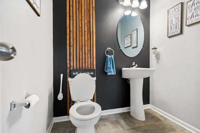 $390,900 | 17600 Peach Ridge Avenue Northwest, Kent City, MI 49330