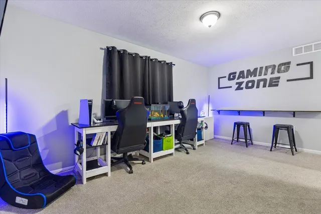 $390,900 | 17600 Peach Ridge Avenue Northwest, Kent City, MI 49330